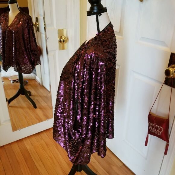 GLAM BLACK CHERRY SEQUIN CAPE - Picture 3 of 6